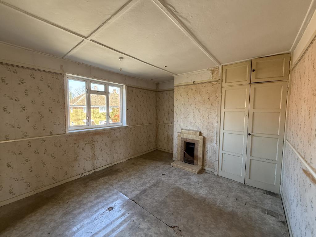 Lot: 84 - HOUSE IN NEED OF IMPROVEMENT - Bedroom 1 of Semi-Detached House for Modernisation